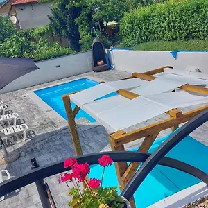 As With Swimming Pool And A Large Yard Apartament Bribir (Primorje-Gorski Kotar)