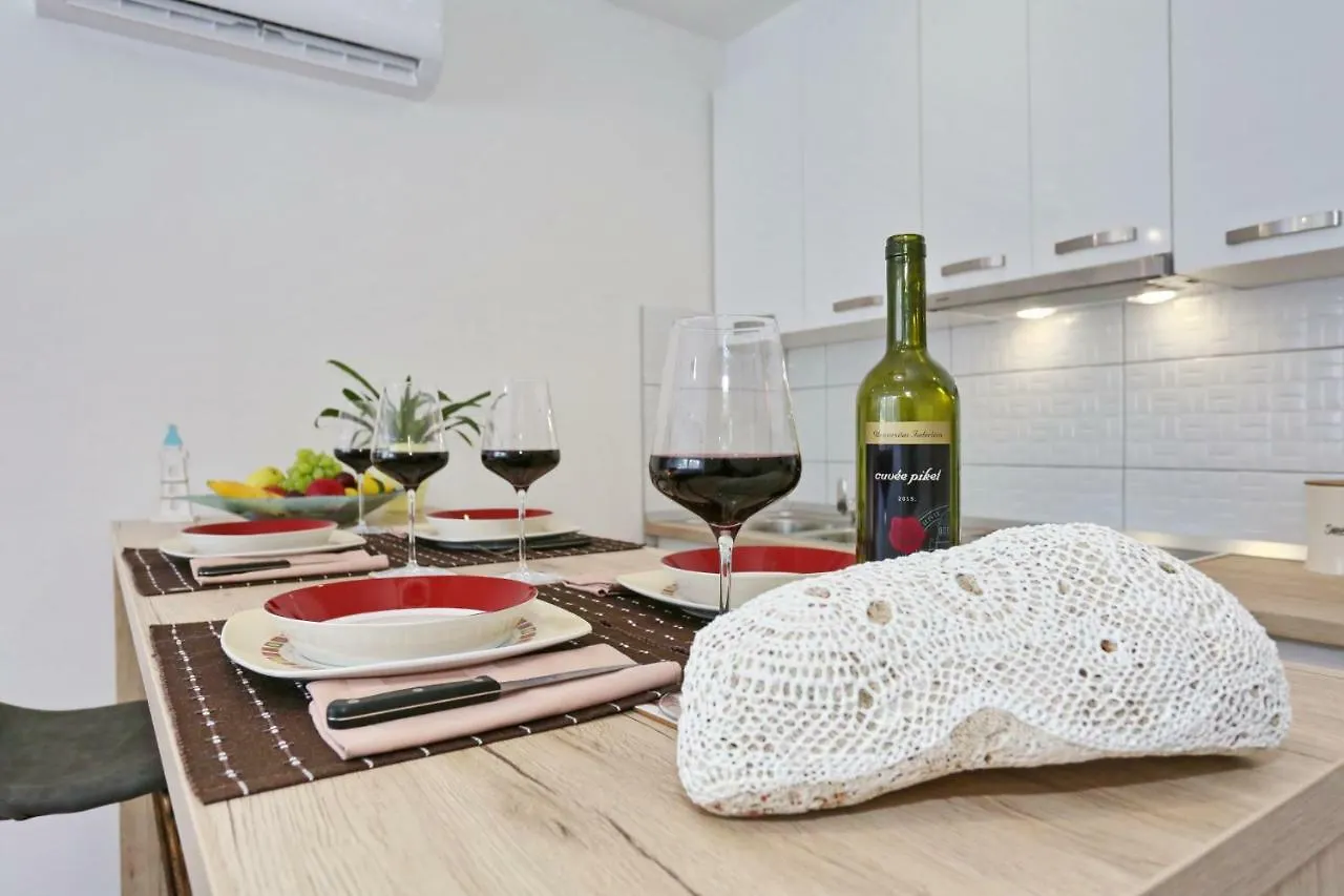 Two New Apartments By The Town Center Zadar